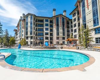 Luxury Condo at Village Monache - With Canyon Lodge Ski Locker - Mammoth Lakes - Pool