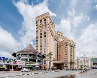 Natol Homestay - Riverbank Suites High Rise City Centre - 古晉 - 建築