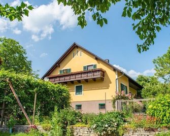 Single room (with breakfast) - Naturparkbauernhof Familie Pöltl - Pöllauberg - Будівля
