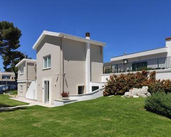 Artemisia B&B - Bari - Building