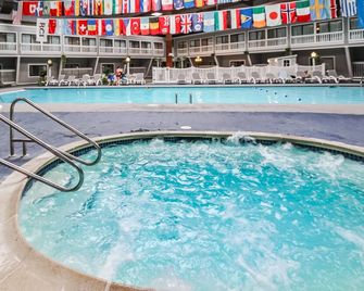 The Cove at Yarmouth - West Yarmouth - Pool