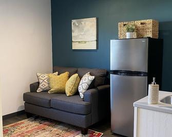 Adorable studio unit with full kitchen - Lewistown - Huiskamer