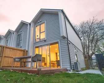 5 minutes to CBD , Parking, Kid and Pet Friendly - Christchurch - Bina