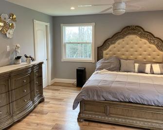 Located near all attractions - Wilkes-Barre - Bedroom