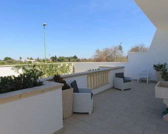 Country Salenthouse - Marina di Mancaversa - Balcón