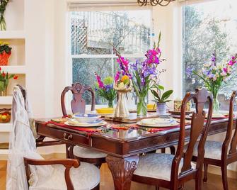 Heaven on Earth Retreat in the Gorgeous Granite Dells Near Prescott, AZ - Prescott - Spisestue