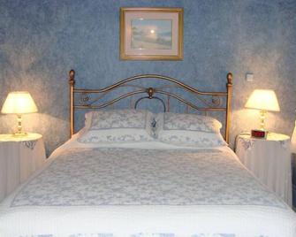 Windspire Inn - Saugeen Shores - Bedroom