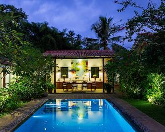 Nyne Hotels Rock Villa - Bentota - Bentota - Piscina