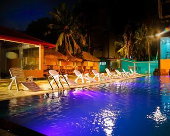 White House Hotel - Anuradhapura - Piscina