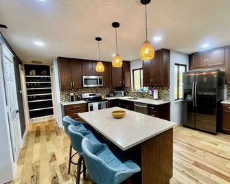 Gorgeous 3BR Home near Intel and Polaris - Sunbury