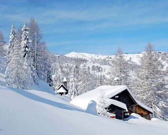 Basekamp Mountain Budget Hotel - Rennweg am Katschberg - Vista esterna