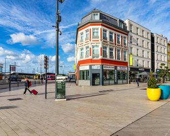 B&B HOTEL Dunkerque Centre Gare - Dunkerque - Edificio