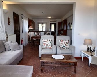 Alekos Beach Houses-Alekos Beach Complex - Lixouri - Living room