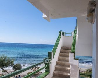 Apartamentos Vistamar - Es Migjorn Gran - Balcony