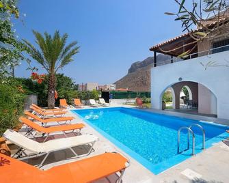 Golden Sea Villa - Stavros - Piscina