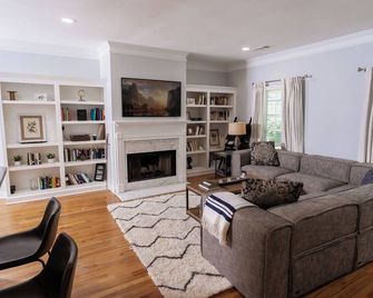 Luxury Hideaway in Atlanta’s Best Neighborhood – 3BR, Walkable, World Cup-Ready - Atlanta - Soggiorno