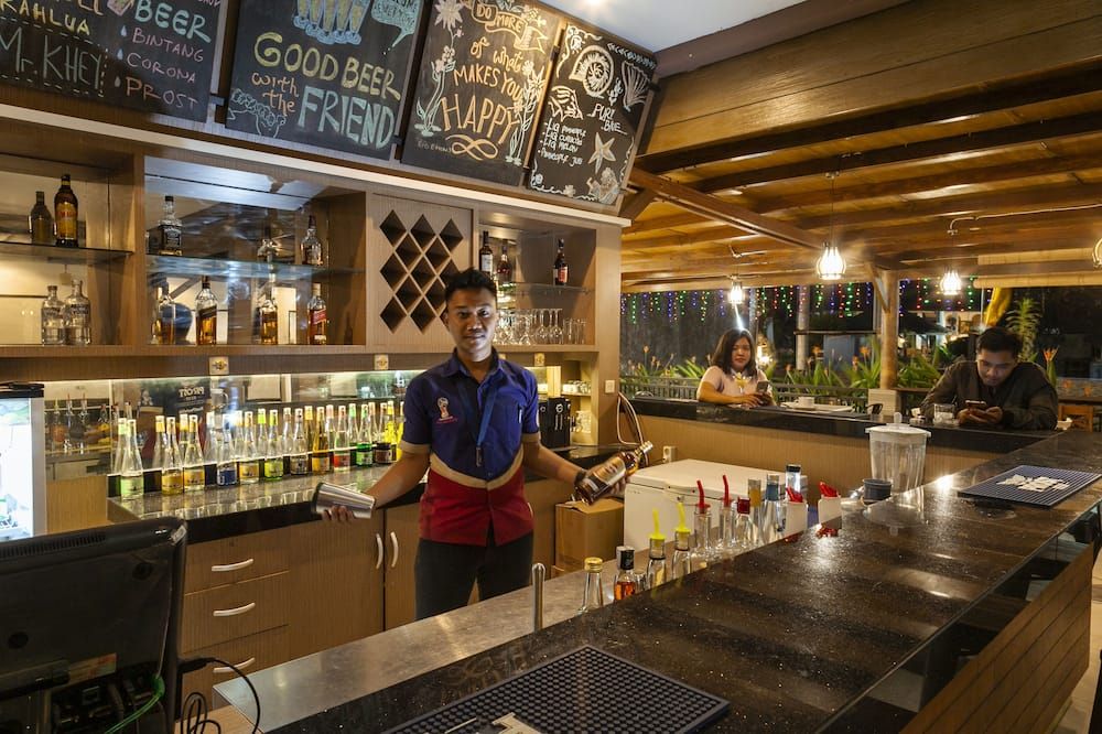 Puri Senggigi Hotel - Senggigi - Bar