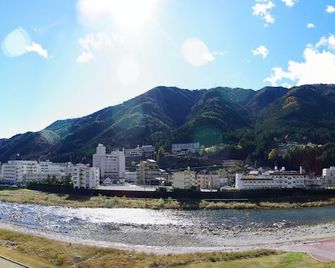 Gero Onsen Fugaku - Gero - Vista exterior
