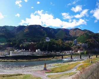 Gero Onsen Fugaku - Gero - Vista del exterior