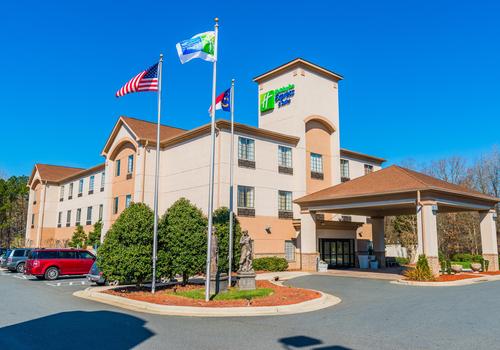 Holiday Inn Express Suites Albemarle 104 Albemarle Hotel Deals Reviews Kayak Holiday Inn Express Suites Albemarle 104 Albemarle Hotel Deals Reviews Kayak