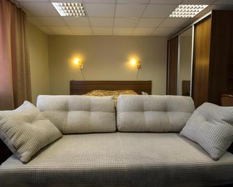 City Hotel - Yekaterinburg - Living room