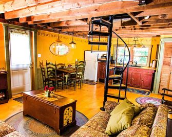 The Nutmeg Inn - Meredith - Huiskamer