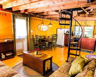The Nutmeg Inn - Meredith - Huiskamer