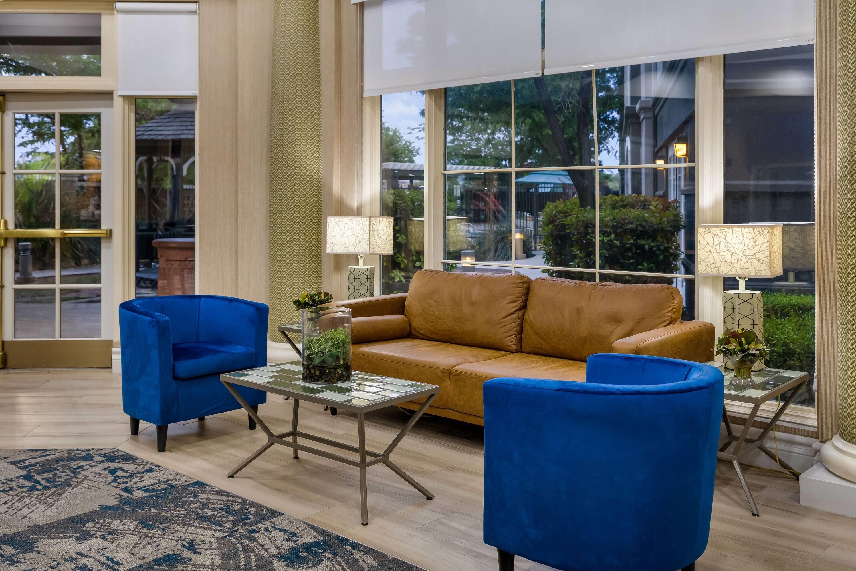 La Quinta Inn & Suites by Wyndham Albuquerque West - Alburquerque - Lounge