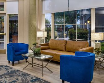 La Quinta Inn & Suites by Wyndham Albuquerque West - Alburquerque - Lounge