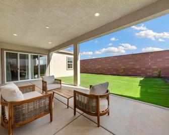 Luxury new house games and views - Rancho Cordova - Patio