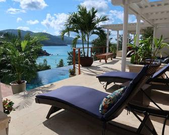Luxury 4 Bed Villa, by beach, 30' infinity pool, hot tub, gym. - Leonards - Patio