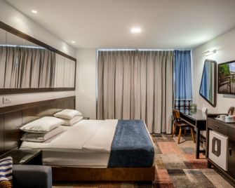 Embassy Hotel Tel Aviv - Tel Aviv - Habitación
