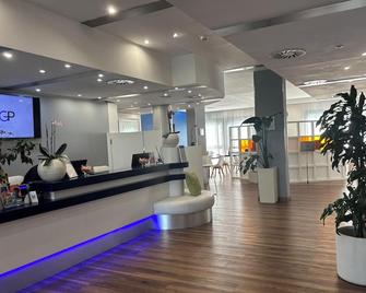 Holiday Inn Express Rome - East - רומא - דלפק קבלה