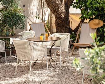 Hotel La Bienvenue - La Croix-Valmer - Patio