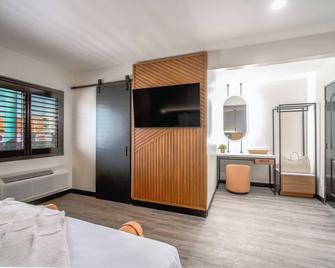 Lyfe Inn & Suites By Aga- North Hollywood Near Universal Studios - Los Angeles - Living room