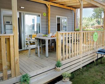 hu I Pini village - Fiano Romano - Патіо