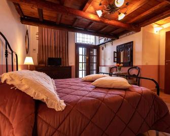 Podere Belvedere - Montecarelli - Habitación