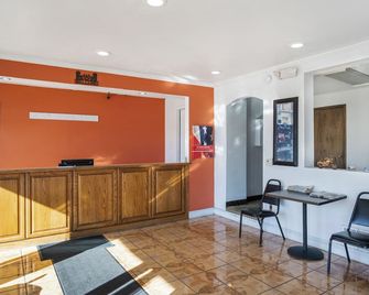 Travelodge by Wyndham Dodge City KS - Dodge City - Reception
