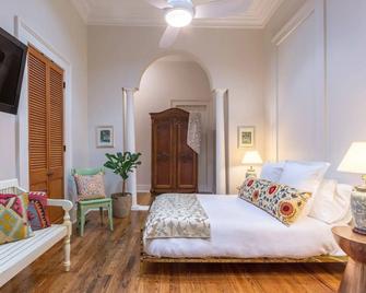Sully Mansion Bed & Breakfast Inn - New Orleans - Bedroom