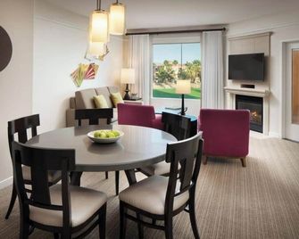 Marriott's Shadow Ridge I-The Villages, A Marriott Vacation Club Resort - 팜 데저트 - 다이닝룸