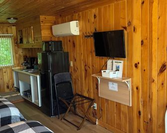Ruth Lake Resort Cabin # 4 - Michigamme - Cocina