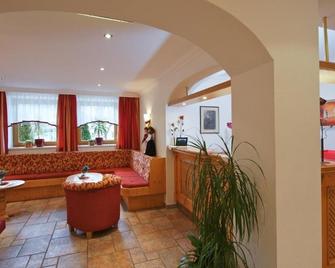 Hotel-Garni Weidacherhof - Leutasch - Sala de estar