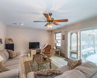 #1 town in NJ Ranked by Money Magazine, Heart of historic Morris County - Denville - Living room