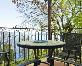 Hotel Maistra - Tsagkarada - Balkon