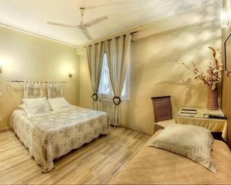 Logis Le Printemps Hôtel Restaurant - Montélimar - Montélimar - Κρεβατοκάμαρα