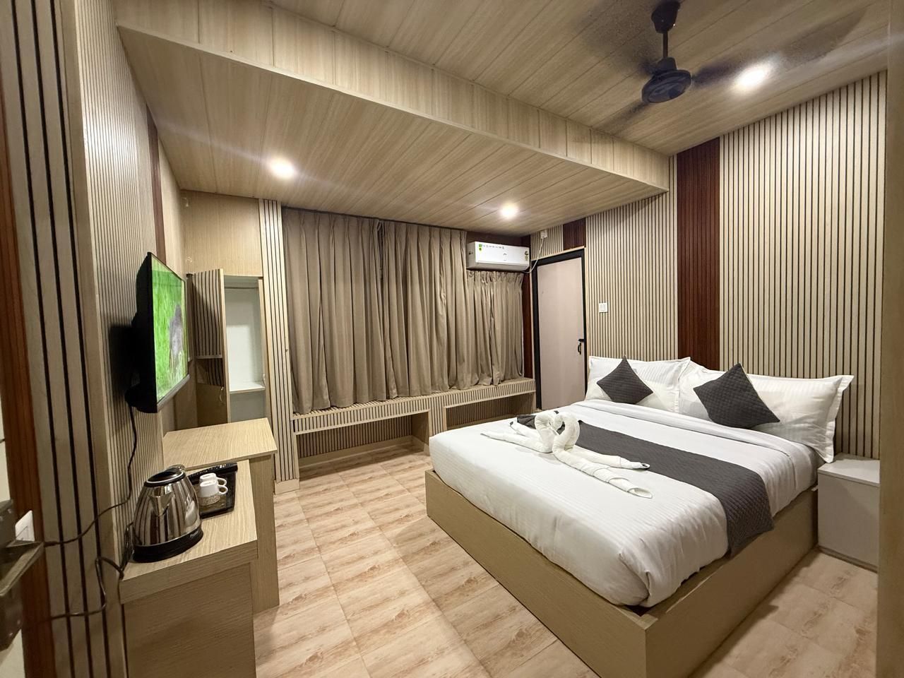 Hotel Alohi Grand - גוואטי - חדר שינה