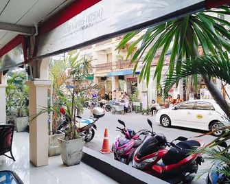 Boomerang Inn - Patong - Outdoor view