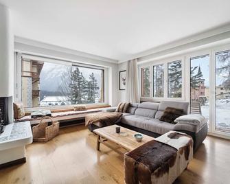 St Moritz 2bedr apt parking lake view - Sankt Moritz - Sala de estar