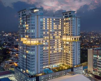 The Reiz Suites, Artotel Curated - Medan - Gebäude