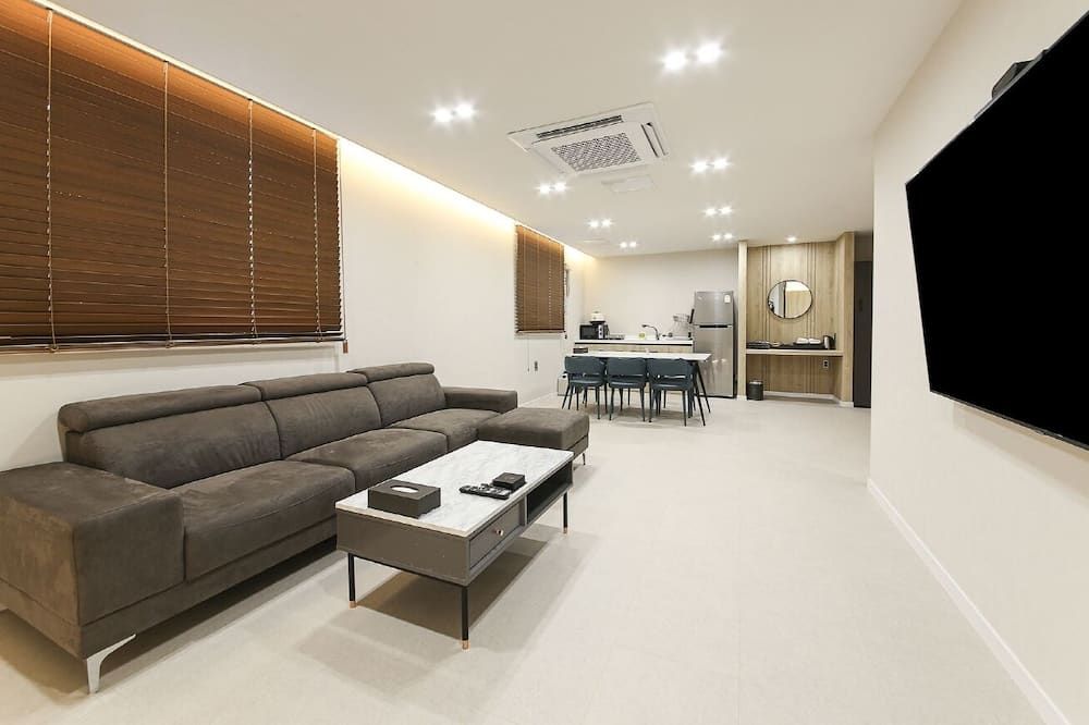 Mokpo Brown Dot Hotel Namak Branch - Mokpo - Wohnzimmer